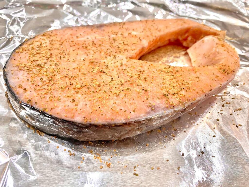 車庫燒烤 團體烤肉食材器材服務廠商 全台宅配 智利厚切香草烤鮭魚片 進口海鮮