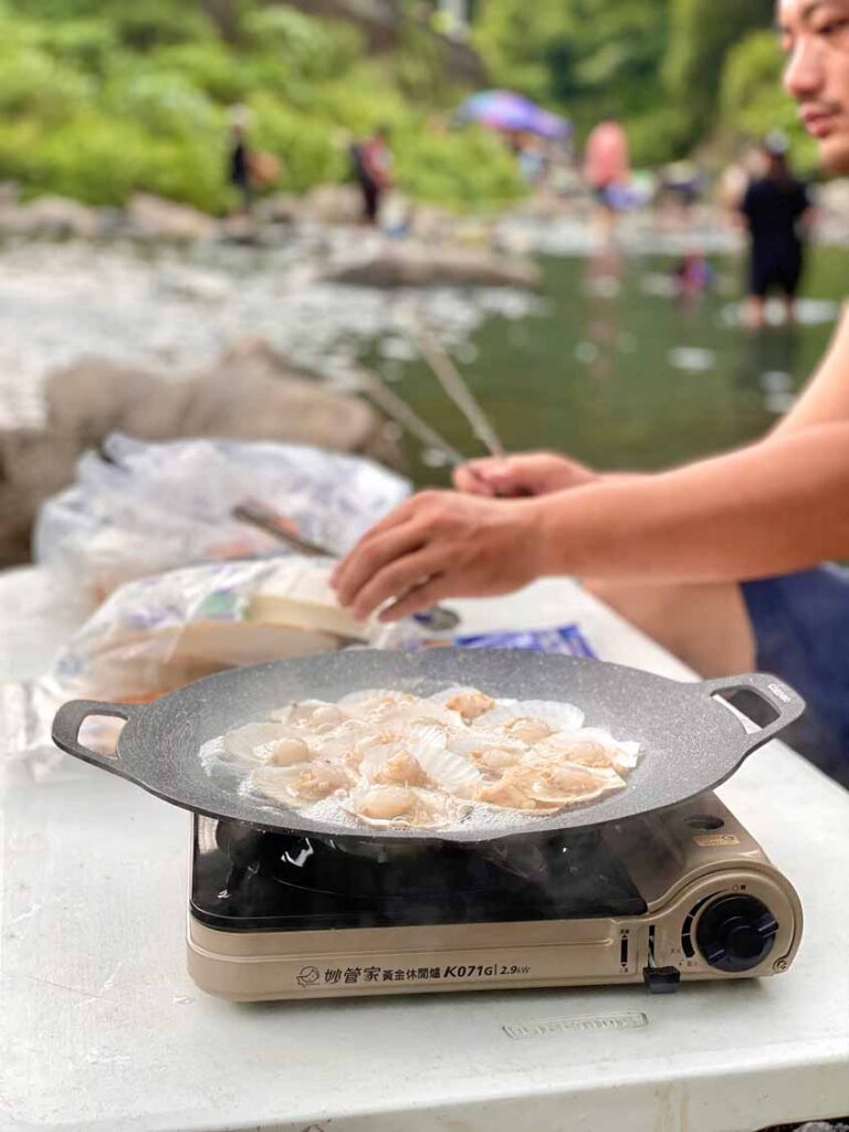 車庫燒烤 團體烤肉食材器材服務廠商 全台宅配 屏東泰武鄉萬安親水公園野溪烤肉野炊 燒烤扇貝小